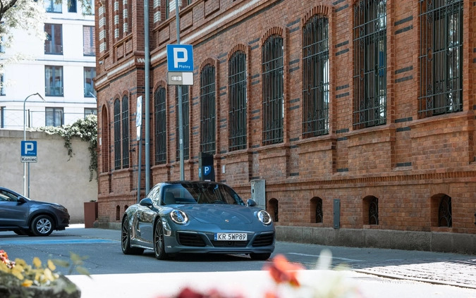 Porsche 911 cena 395000 przebieg: 168000, rok produkcji 2016 z Kraków małe 154